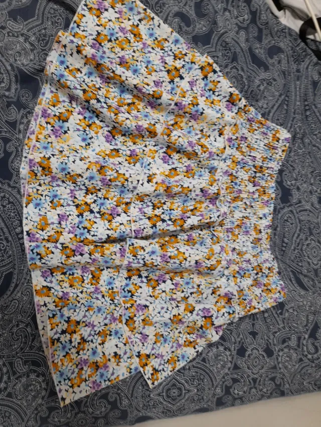Falda corta estampada floral