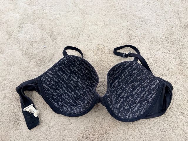 Sujetador Calvin Klein 95D Negro