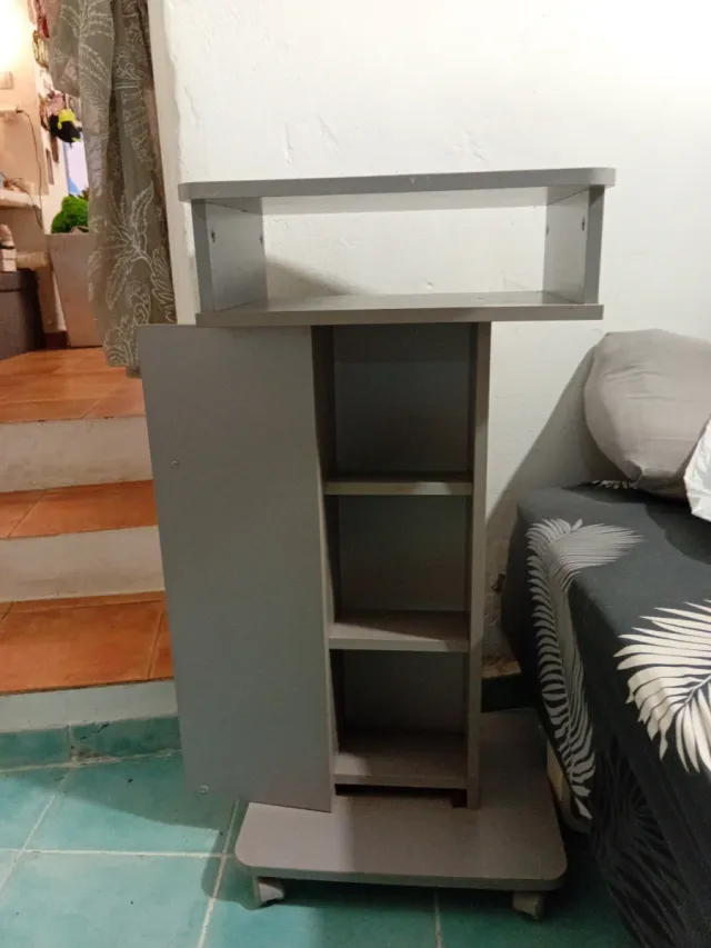 Mesa auxiliar gris