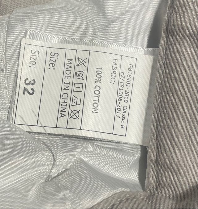 Pantalones rotos grises talla 32