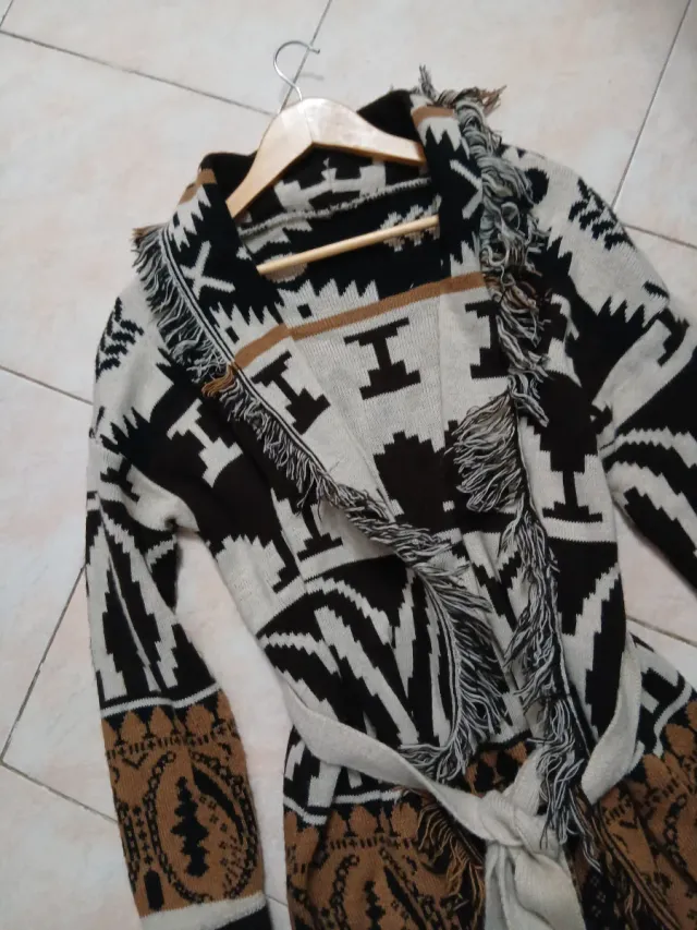 Maglione soprabito con frange