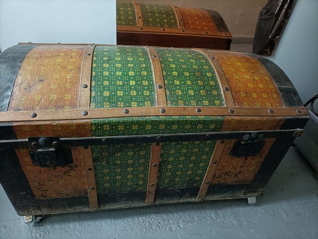 Baúl antiguo decorado