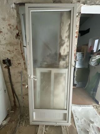 Puerta de aluminio, precio solo hoy