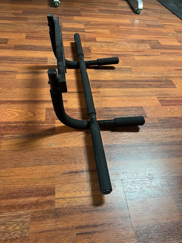 Barra de dominadas para puerta