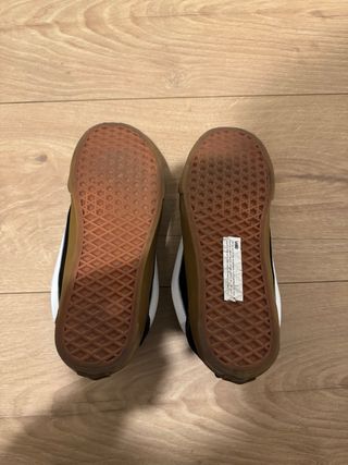 Zapatillas Vans Negras y Marrones