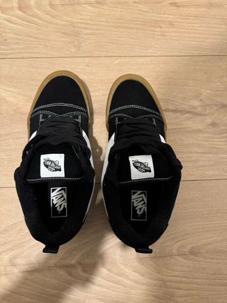 Zapatillas Vans Negras y Marrones