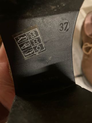 Zapatos de ante con cordones y tacón