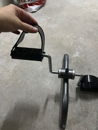 Máquina de pedales para ejercicio sentado