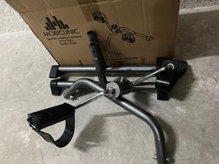 Máquina de pedales para ejercicio sentado