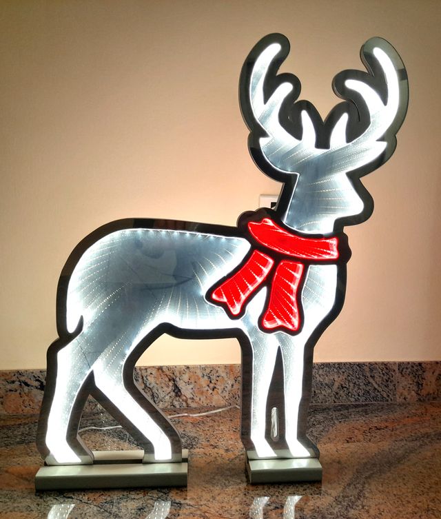 Renna LED Natale Bifacciale con Sciarpa Rossa