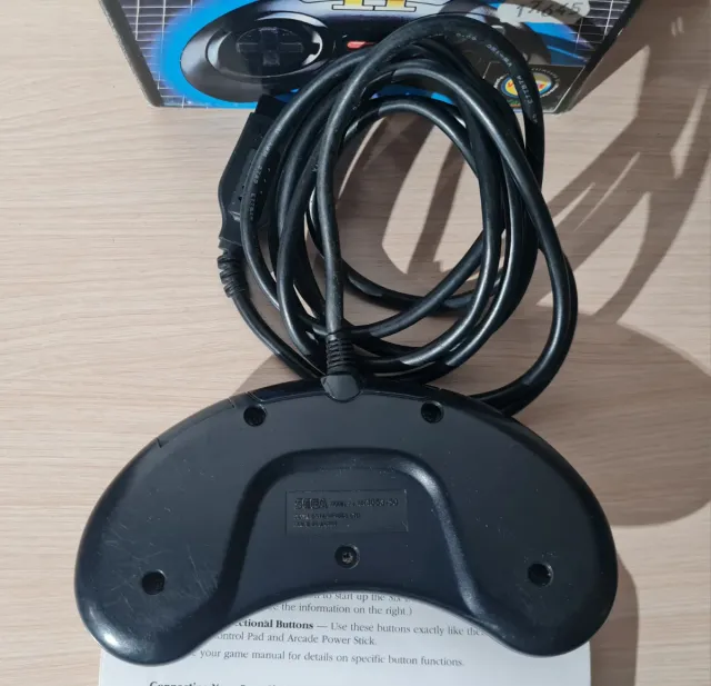 Mando 6 botones para Sega Mega Drive en caja