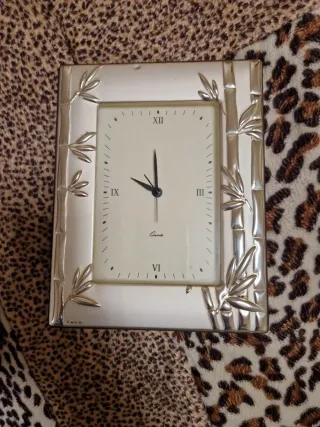 Orologio da tavolo con decoro bambù