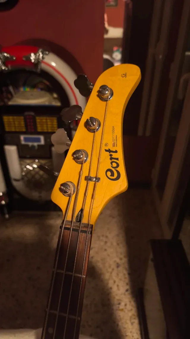 Bajo Cort GB34 Granate