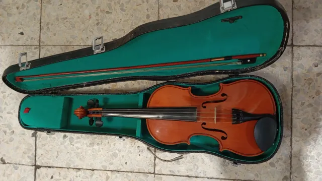 Violín 3/4 con funda rígida
