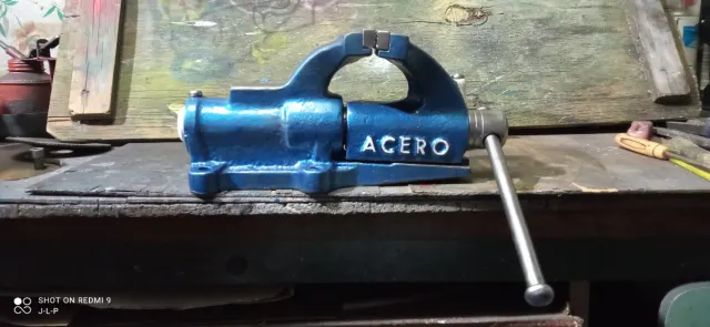 Tornillo de banco ACESA con mordazas de 80 mm