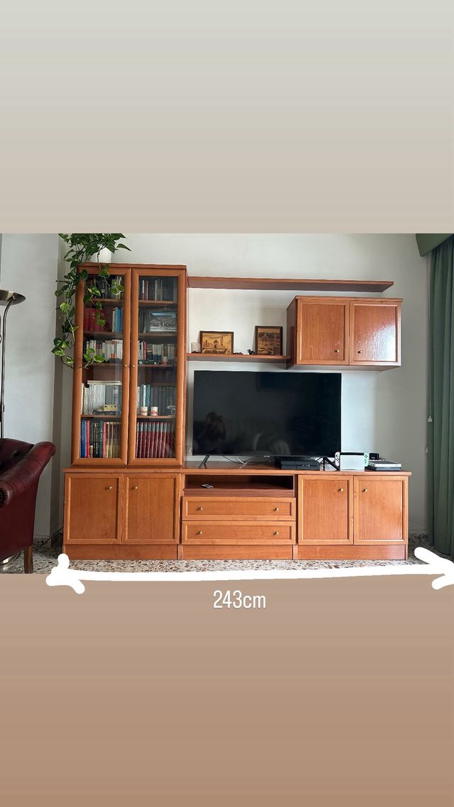 Mueble de salón de aglomerado y cristal