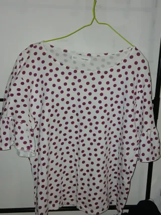 Camiseta lunares morado talla XL
