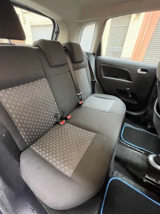 Se vende Ford fiesta AUTOMÁTICA del 2003/ 105000kl