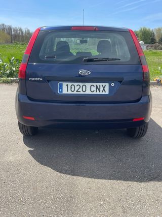 Se vende Ford fiesta AUTOMÁTICA del 2003/ 105000kl