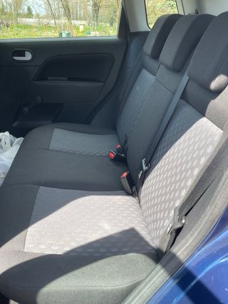 Se vende Ford fiesta AUTOMÁTICA del 2003/ 105000kl