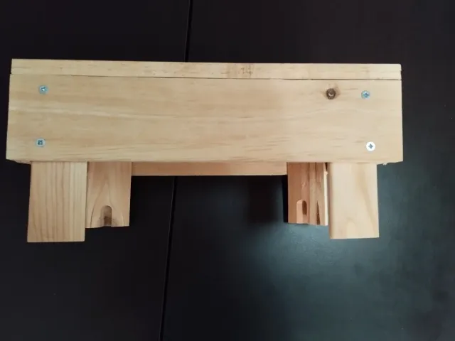 Mini taburete de madera