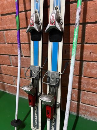 Esquís Dynastar Vintage con Bastones