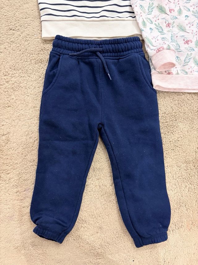 Lote 2 sudaderas y 1 pantalón chándal 24m