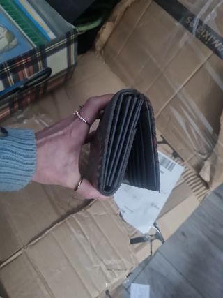 Cartera Desigual gris con detalles multicolor