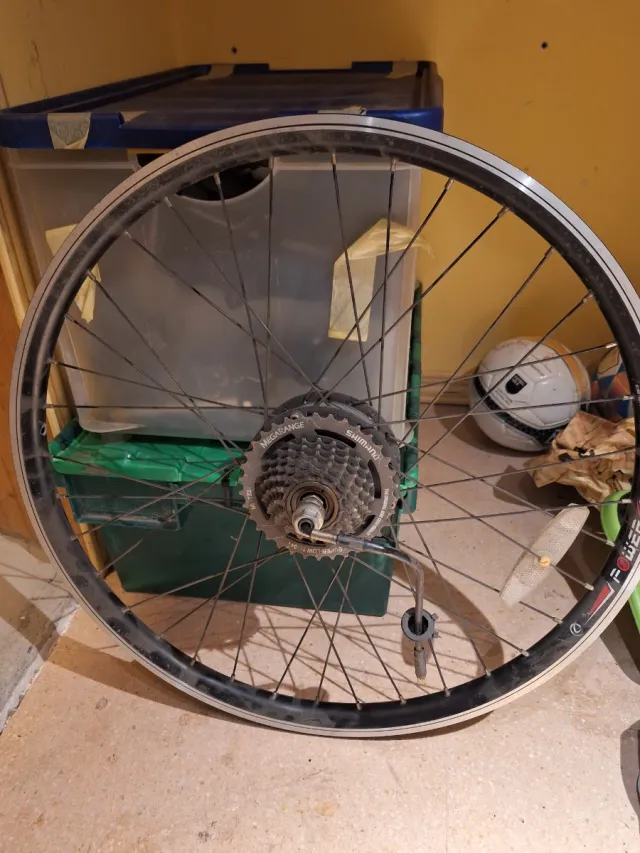 Rueda 26" Shimano Megarange Motor eléctrico 250W