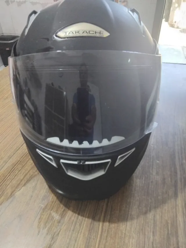 Casco de moto negro