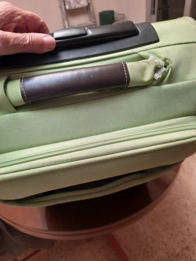 Maleta de cabina verde