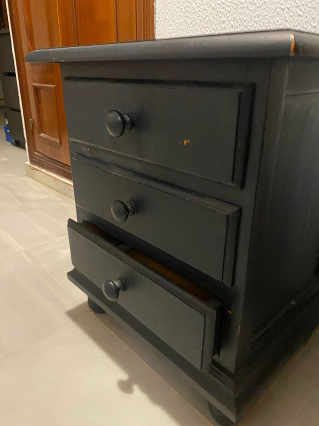 Mesita de noche de madera azul