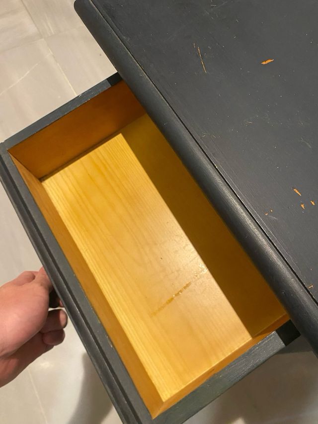 Mesita de noche de madera azul