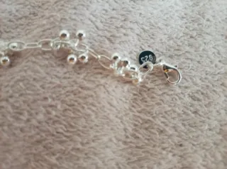 Pulsera de plata con bolitas