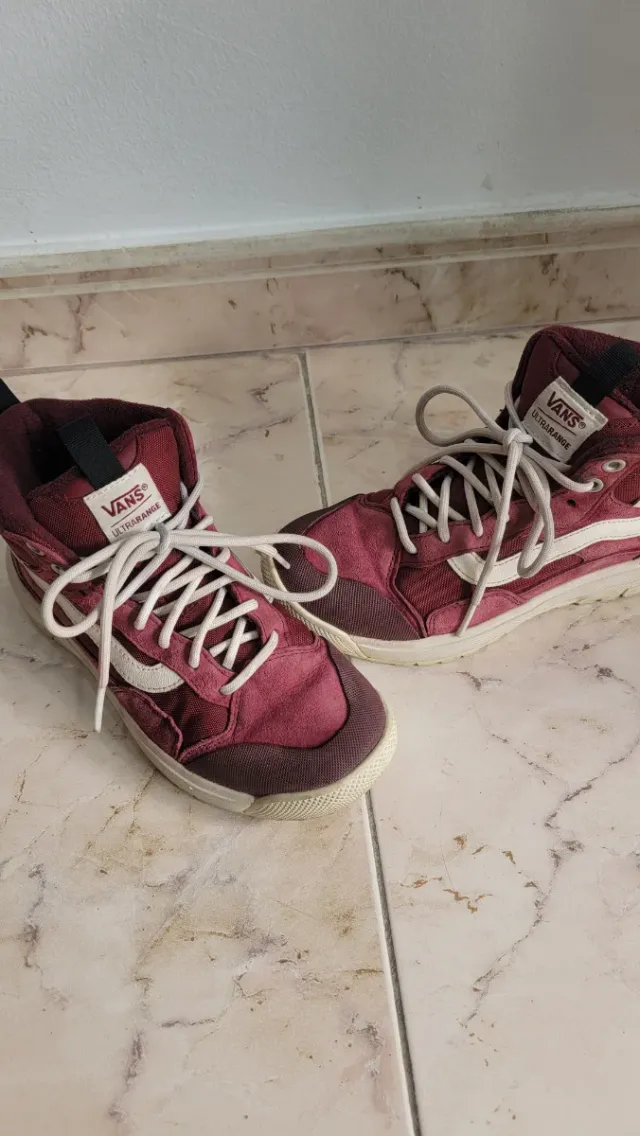 Zapatillas Vans Altas Rojas y Blancas