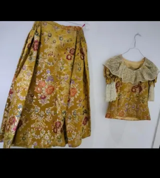 Traje de fallera niña