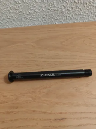 Chiusura asse passante per ruota bici 15x110mm nuovo.