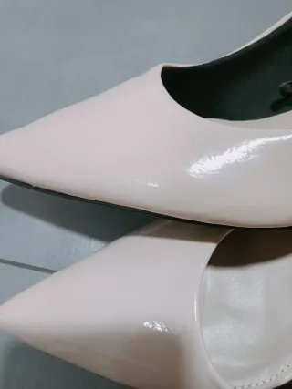 Zapatos de salón nude tacón bloque