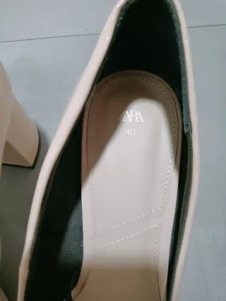 Zapatos de salón nude tacón bloque