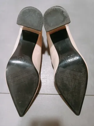 Zapatos de salón nude tacón bloque