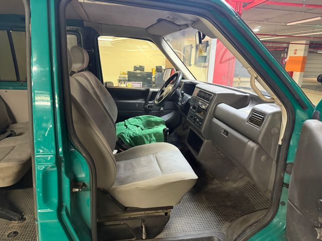 VOLKSWAGEN Transporter 2.5TDI SWB AMP COMBI6