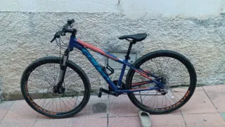 Bicicleta Montaña Azul y Naranja