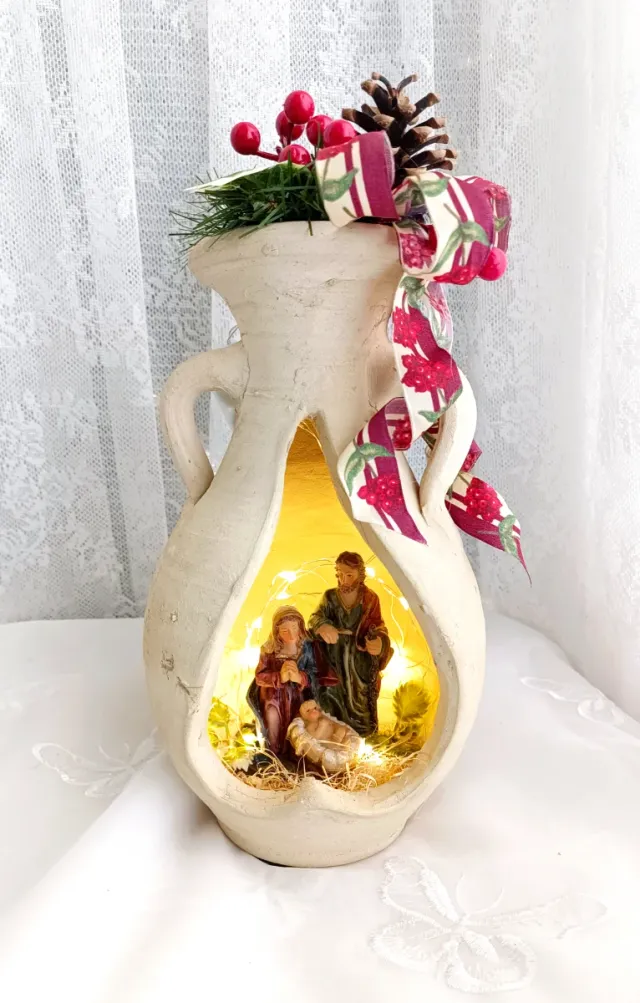 Presepe in anfora decorata