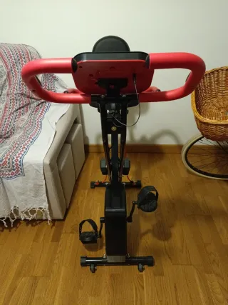 Bicicleta Estática Roja y Negra, EVOLAND