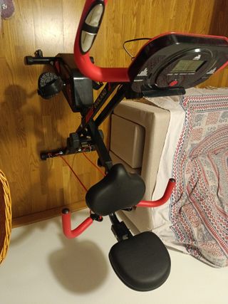 Bicicleta Estática Roja y Negra, EVOLAND