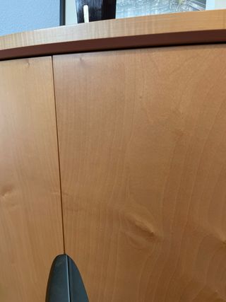 Mueble bar de madera de haya macizo y cristal