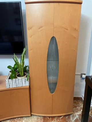 Mueble bar de madera de haya macizo y cristal