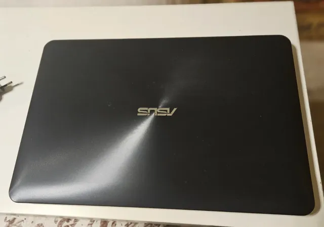 Portátil Asus 500GB