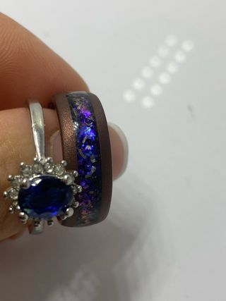 Conjunto de anillos marrones y morados