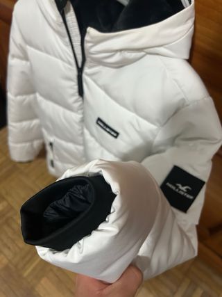 Abrigo Hollister Blanco con Capucha